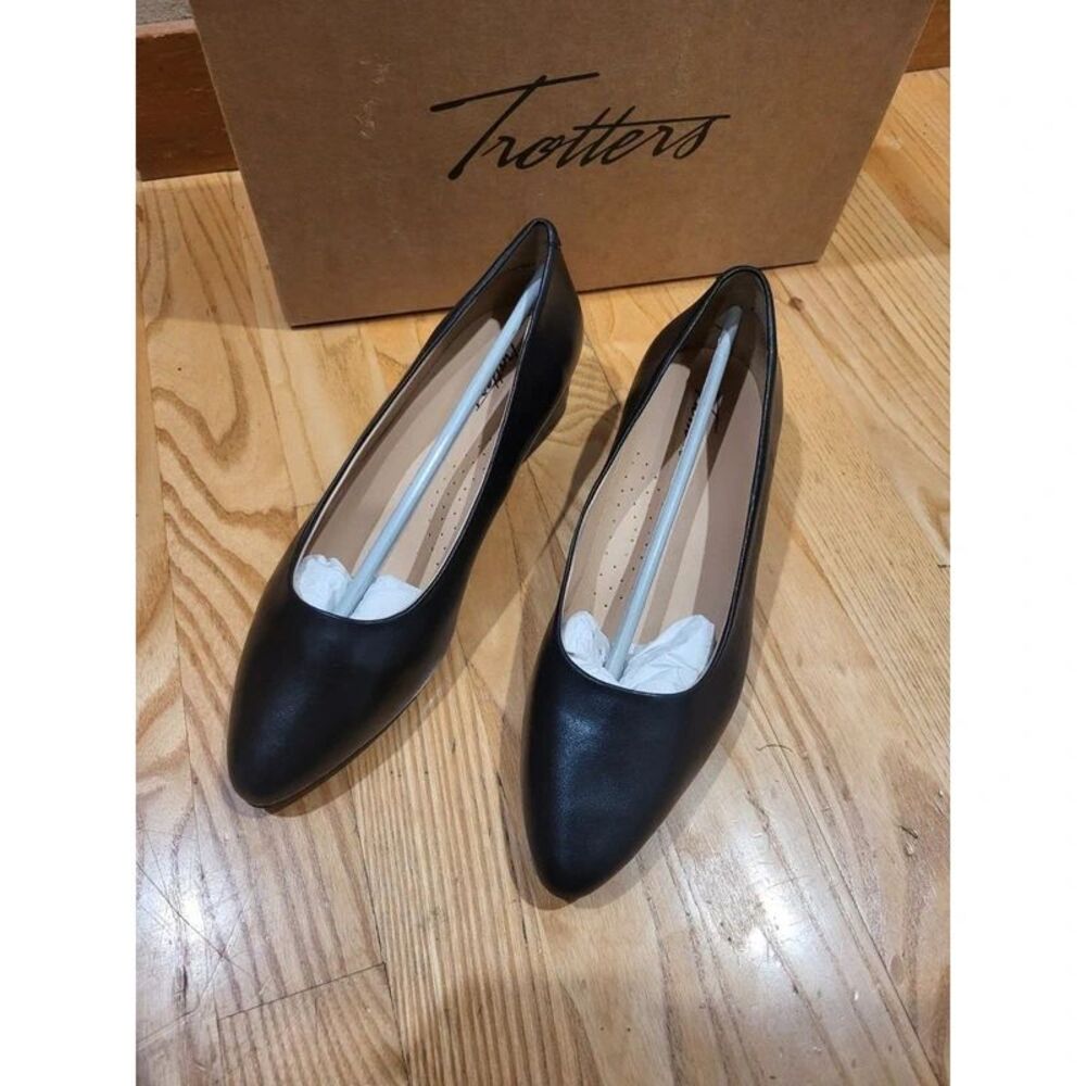 Trotters Jewel Black Leather Block Heel Pumps Women’s Size 7.5 M T2126-001